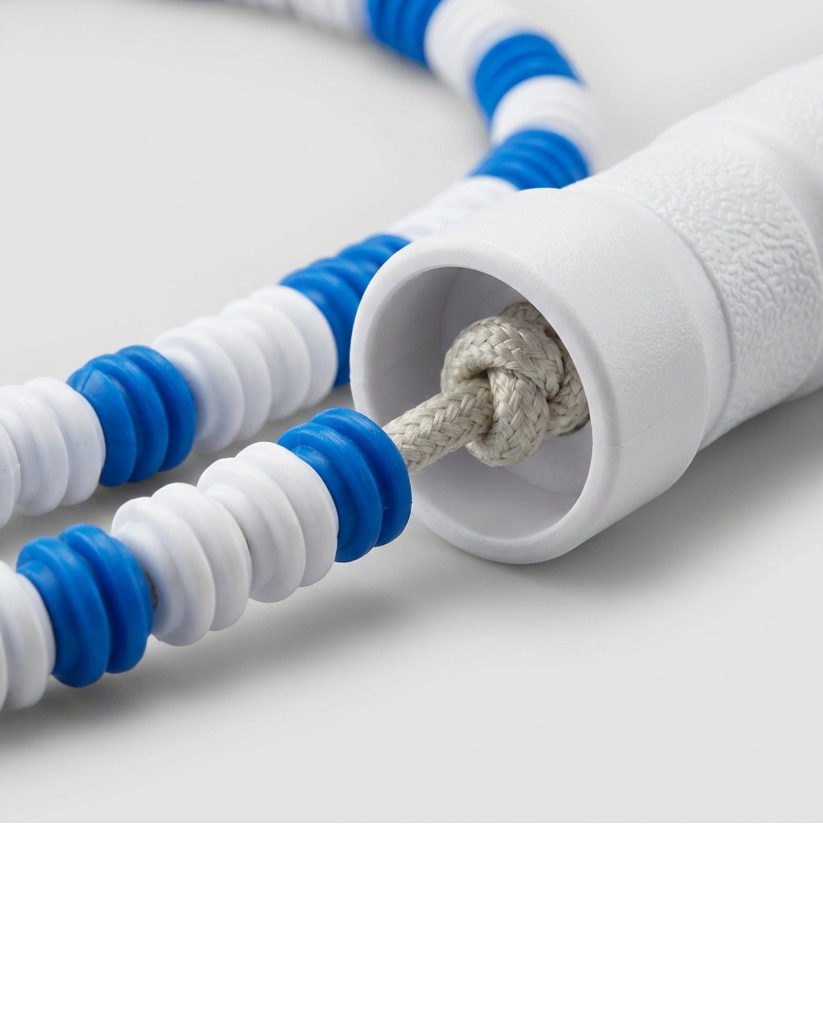 Terao Adjustable Beaded Jump Rope 2.8 m Blue and White - Detail view